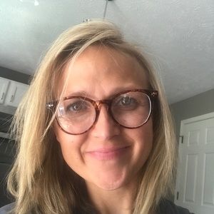 Meet your Posher, Alexis